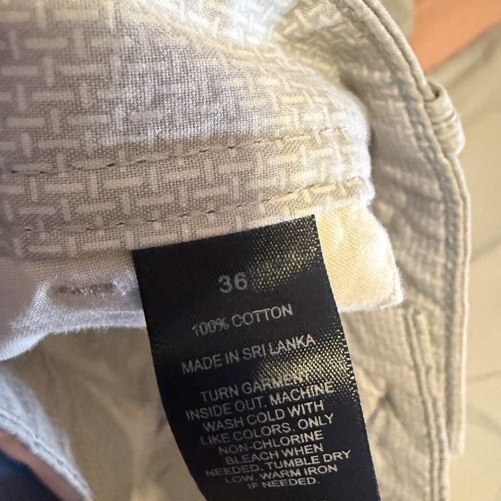 Express Men's Subtle Patterned Gray Shorts - Picture 6 of 6